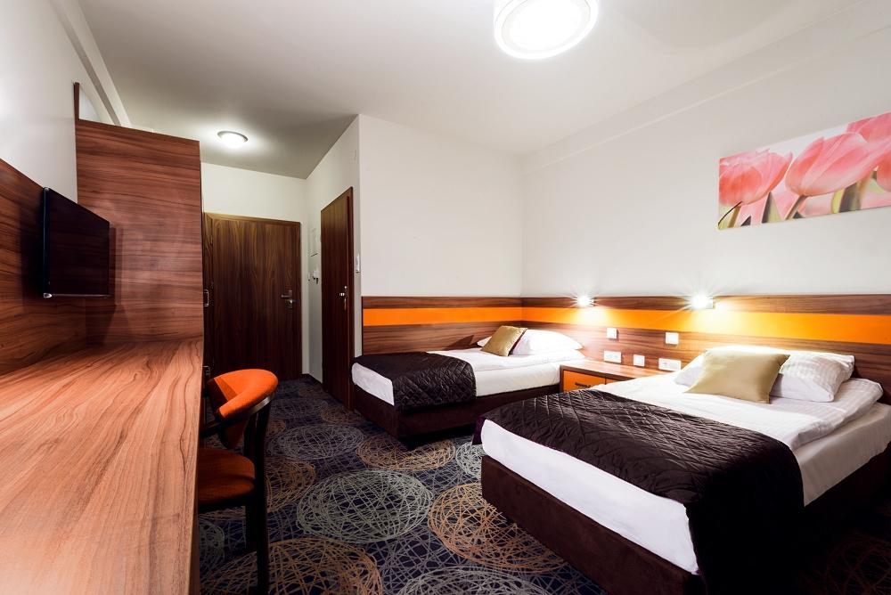 Sanatorium Astoria Hotell Busko-Zdrój Exteriör bild